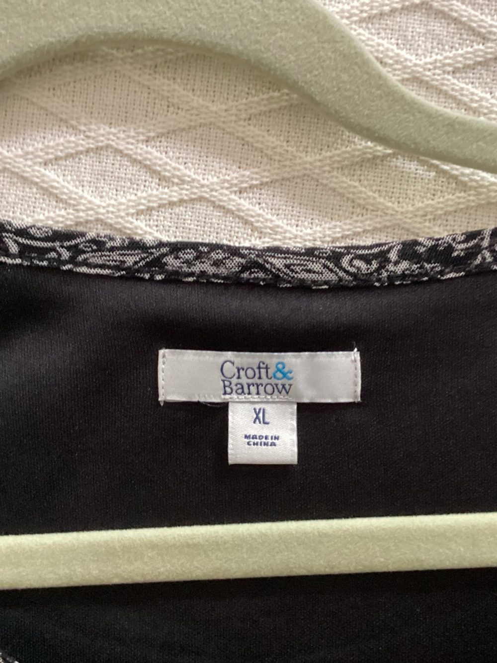 Lot two Black and White Blouses - Picture 15 of 16